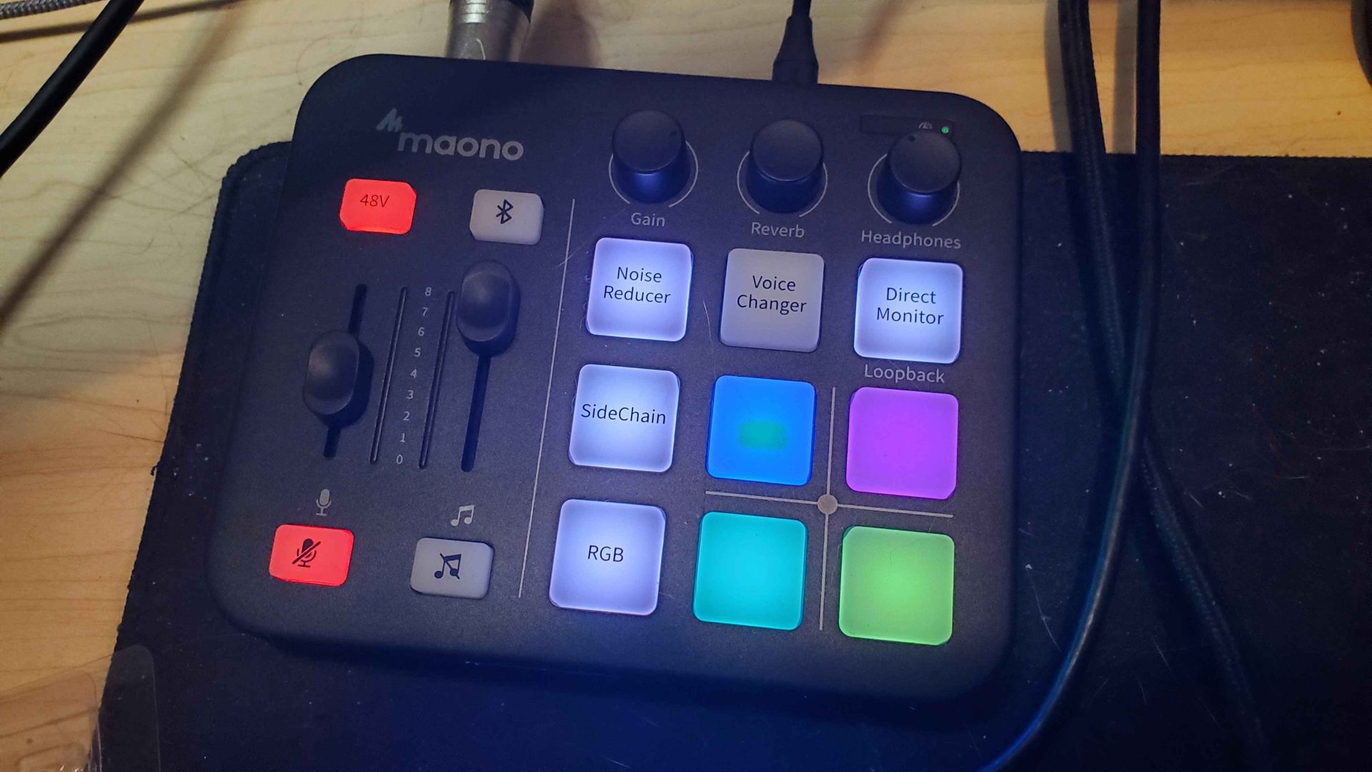 Most buttons on the mixer light up to indicate they are being used, though some cycle through RGB colors just for the sake of the aeshetic.